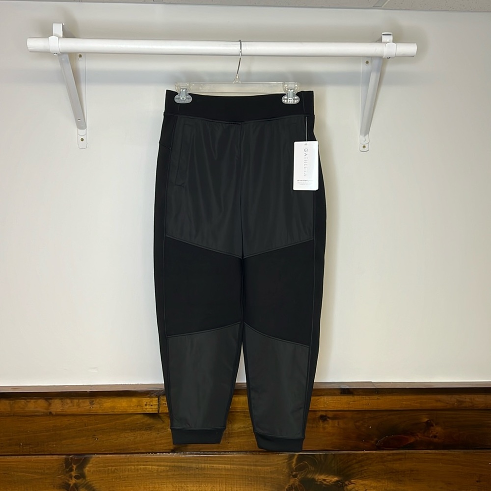 NWT Athleta Get Set Hybrid Joggers‎ Black- Small